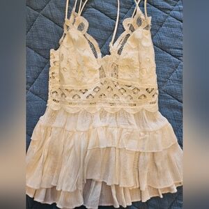 Cream Lace Sleeveless Dress